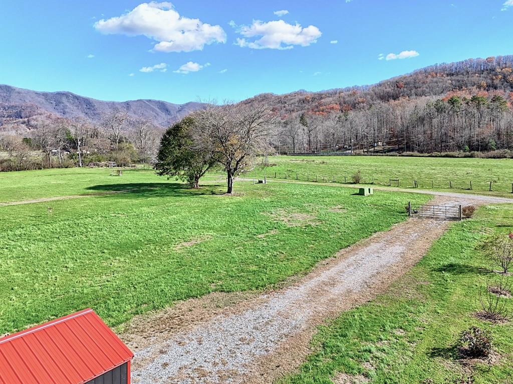 337 Mountain Meadows Drive, Hayesville