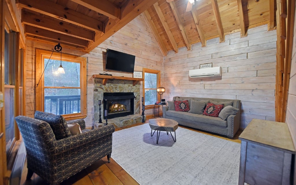 226 Pine Tree Drive, Epworth GA Epworth Cabin Homes For Sale