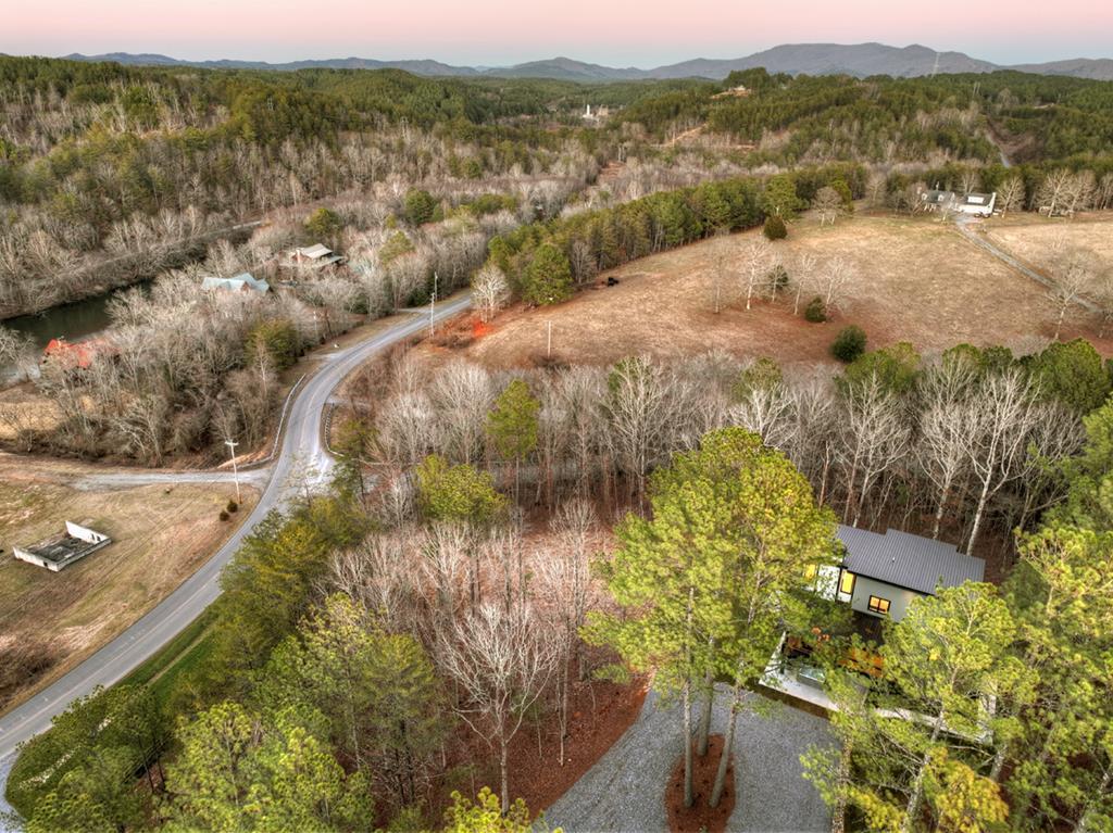 1806 Grassy Creek Road, Copperhill TN Copperhill Mountain Modern