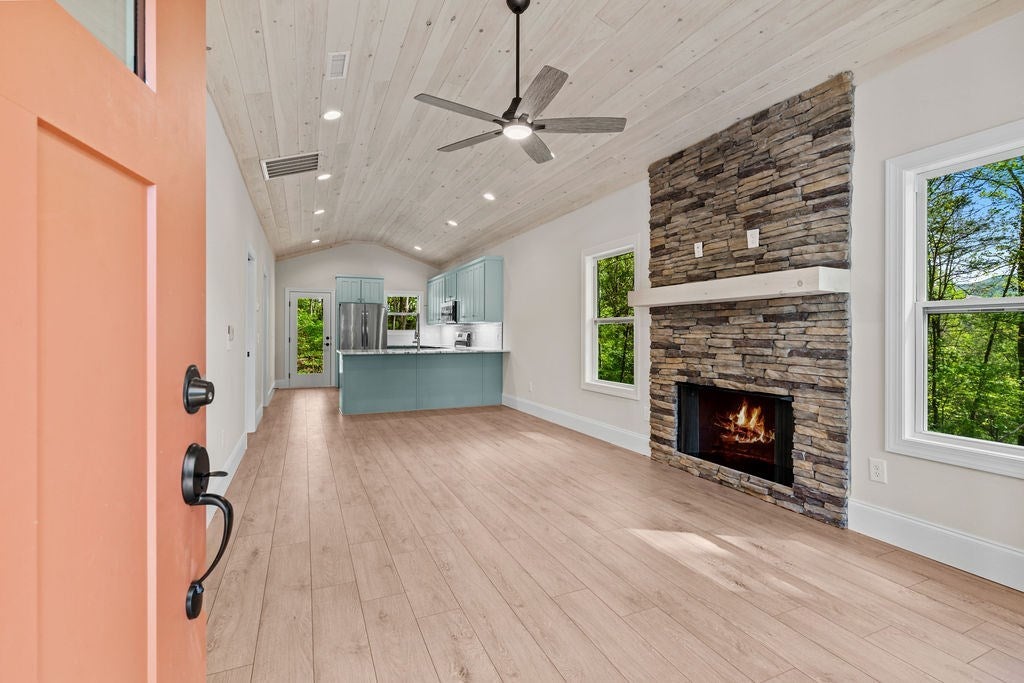 164 Acorn Lane, Warne NC Warne Cabin Homes For Sale