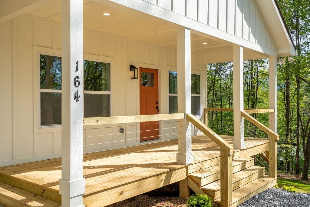 164 Acorn Lane, Warne NC Warne Cabin Homes For Sale