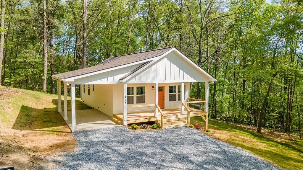 164 Acorn Lane, Warne NC Warne Cabin Homes For Sale