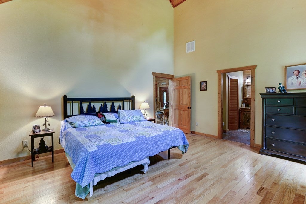 812 Wildflower Ridge, Warne NC Warne Cabin Homes For Sale