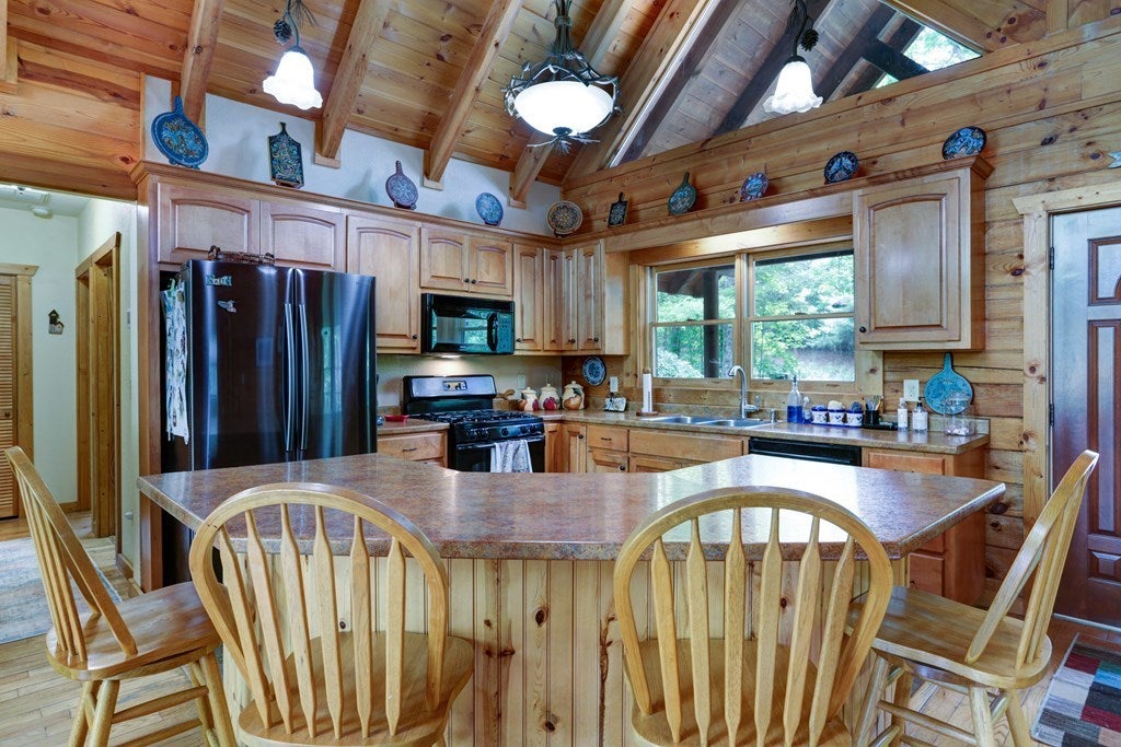 812 Wildflower Ridge, Warne NC Warne Cabin Homes For Sale