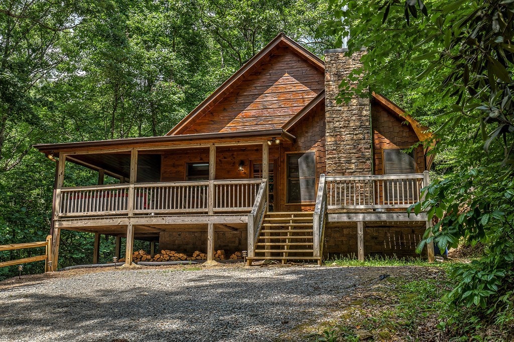 488 Gilliam Road, Mineral Bluff GA Mineral Bluff Cabin Homes For Sale