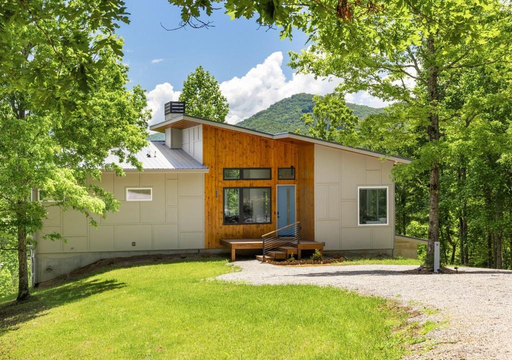 209 Brannon Ridge Road, Young Harris