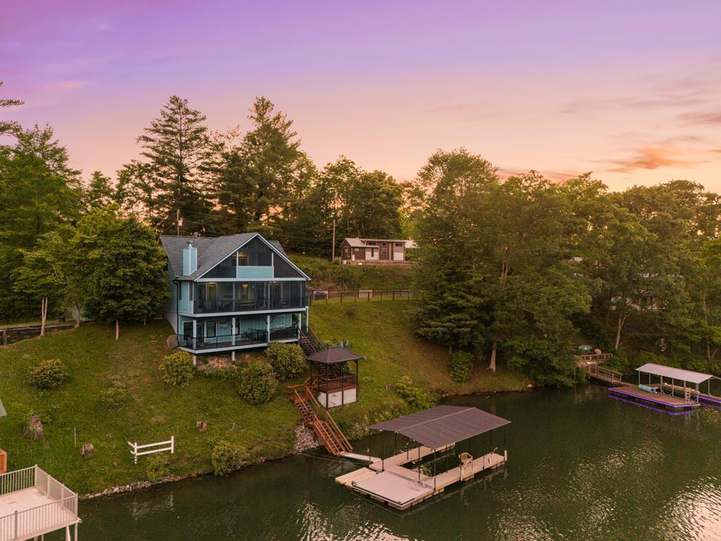 137 Kilmoore Lane, Hayesville