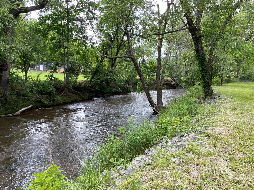 Na Old Highway 64 W, Hayesville