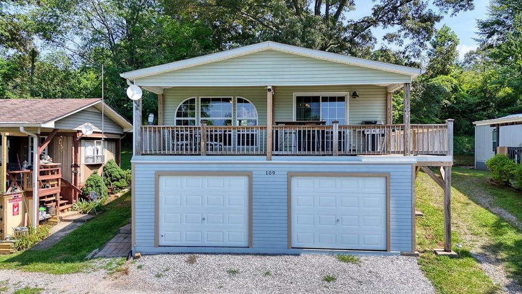 109 Canary Lane, Hayesville