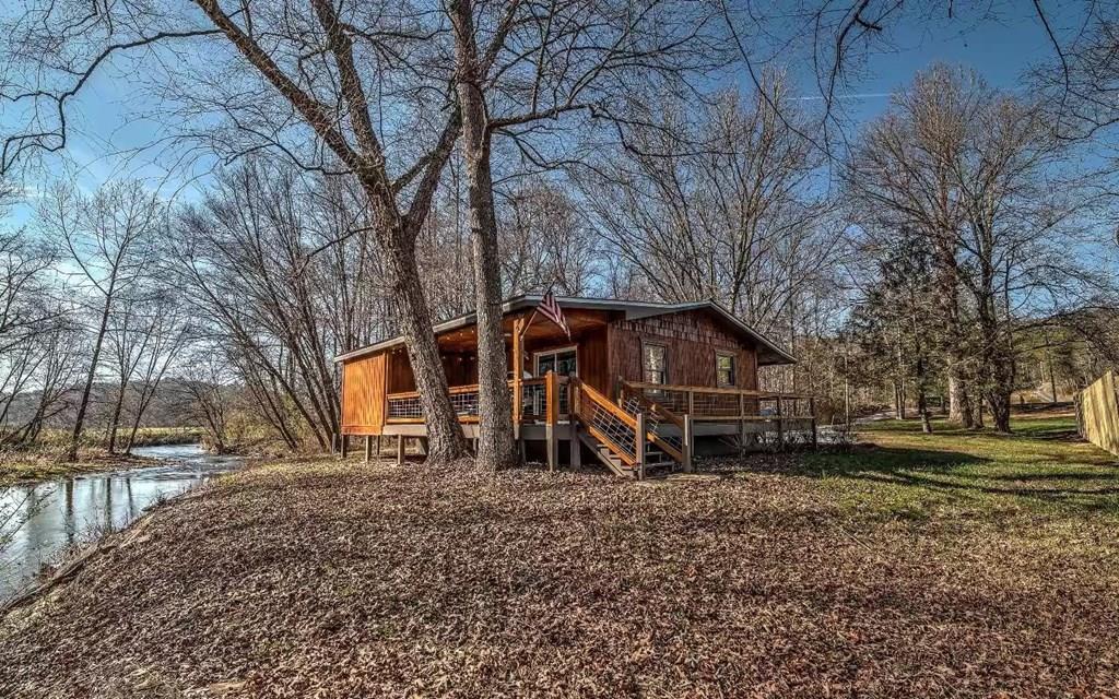 141 Mountain Rivers Road, Mineral Bluff