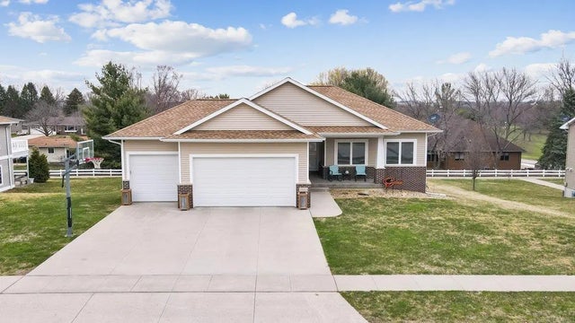 Photo of Listing #20251411