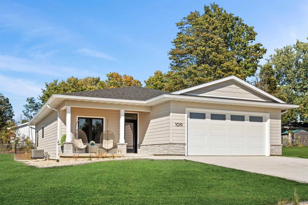 1019 Ne 2nd Avenue, Waverly