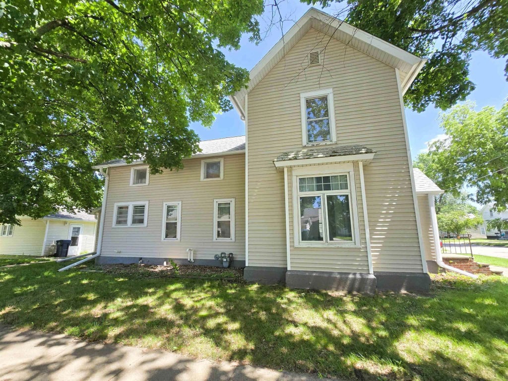 700 3rd Street, LaPorte City