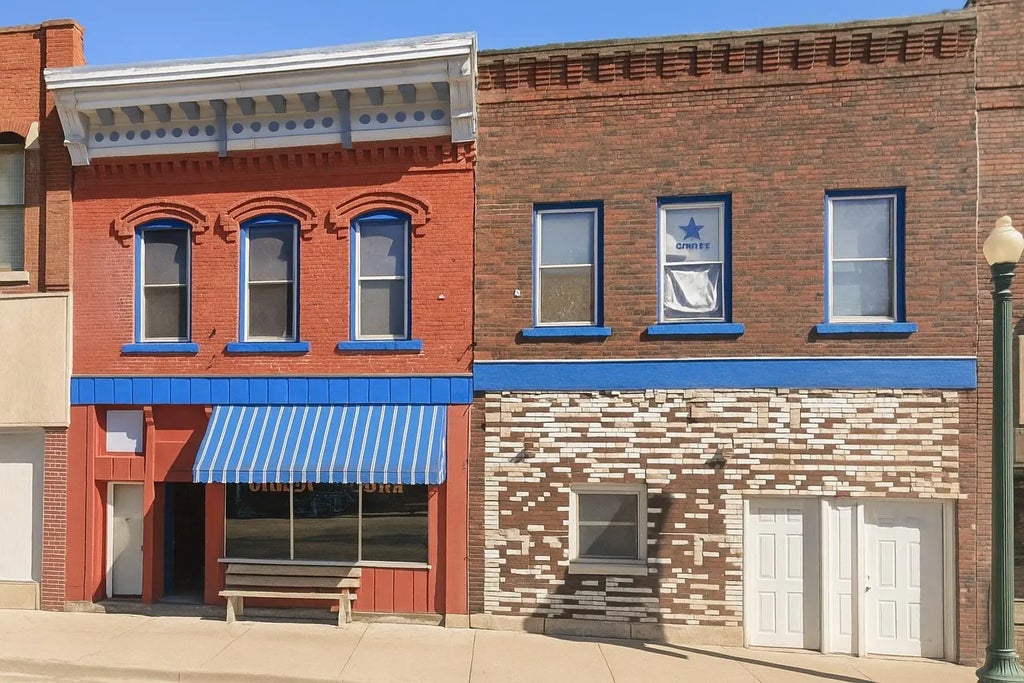 117 S Main Street, Elkader