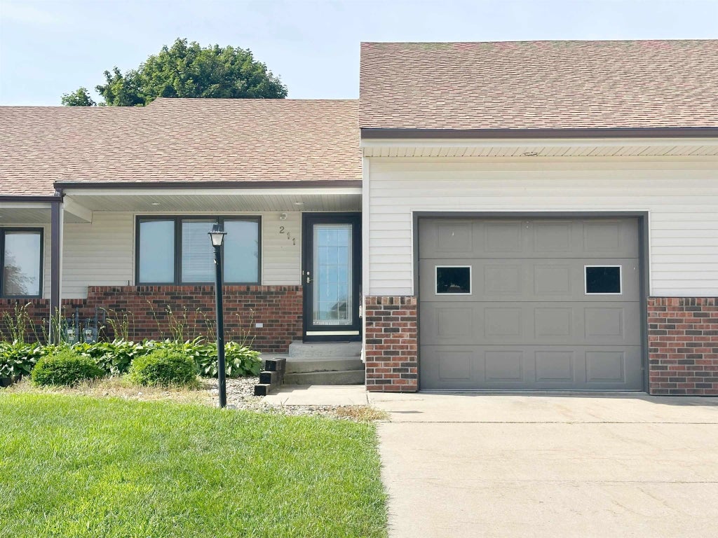 211 Royal Oaks Drive, Cresco