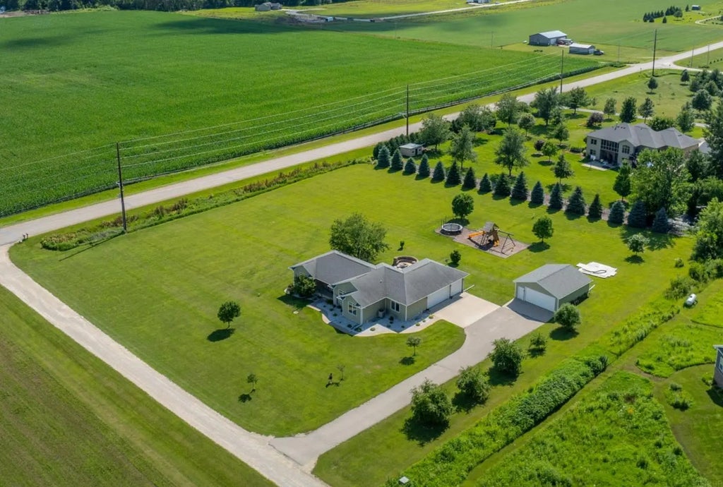 31093 Beaver Valley Street, New Hartford