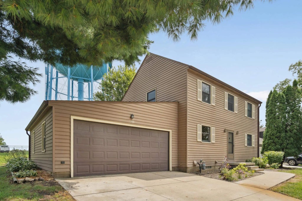 1208 Clark Drive, Cedar Falls