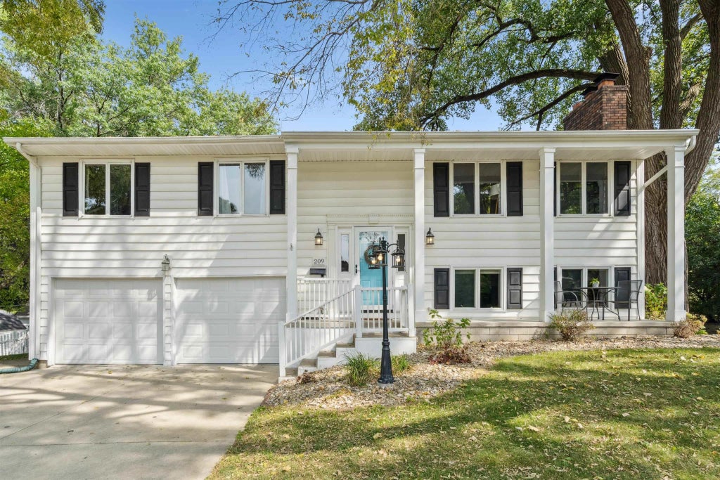 209 Graceline Boulevard, Waterloo