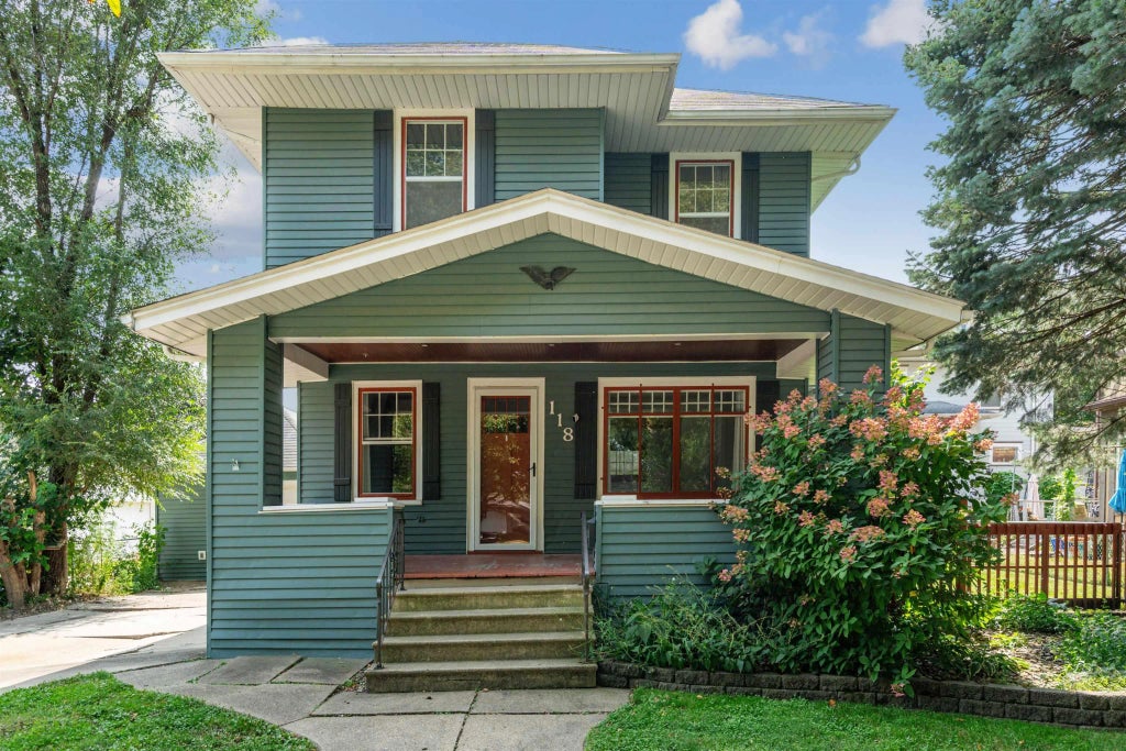 118 W 11th Street, Cedar Falls