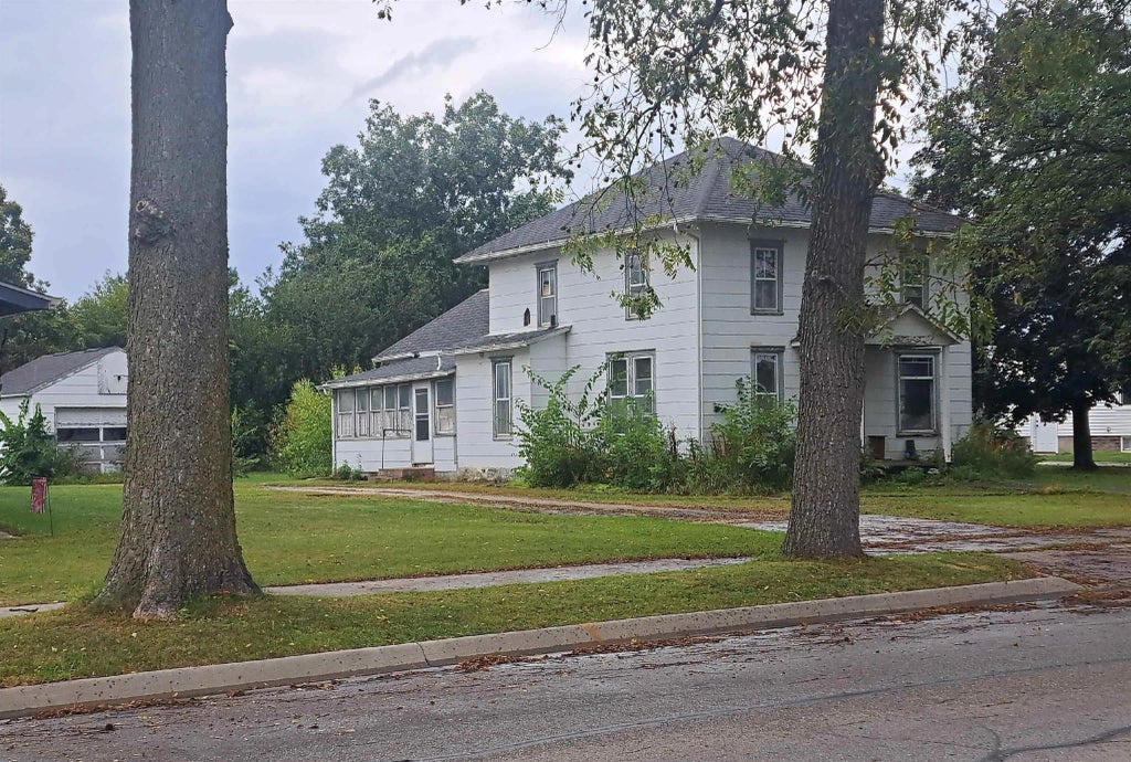 606 S Main Street, Tripoli