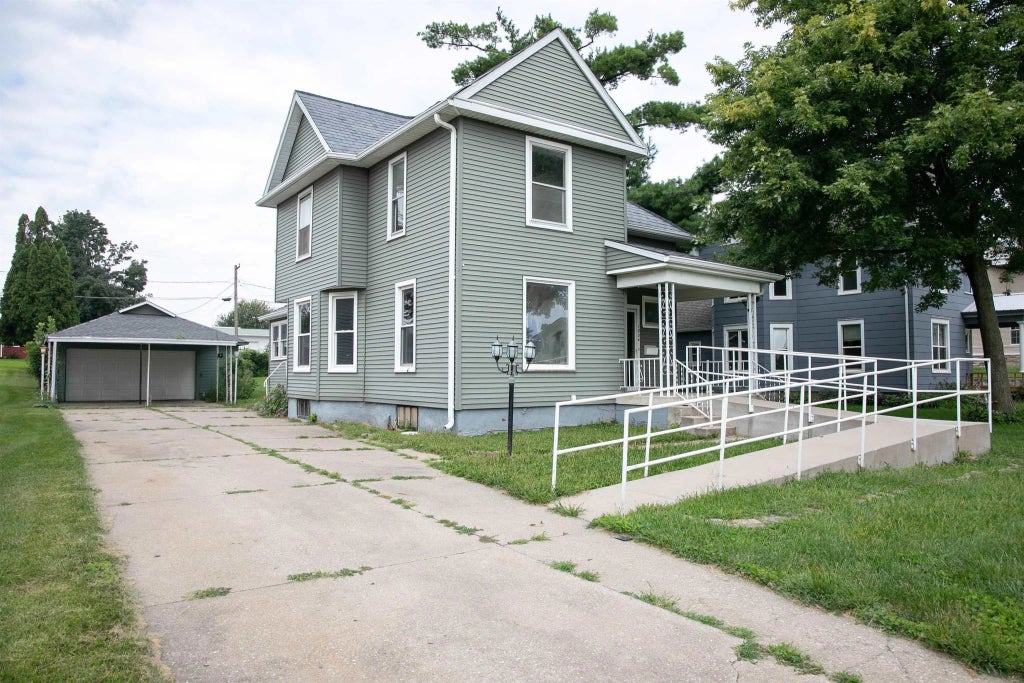 1804 8th Avenue, Belle Plain