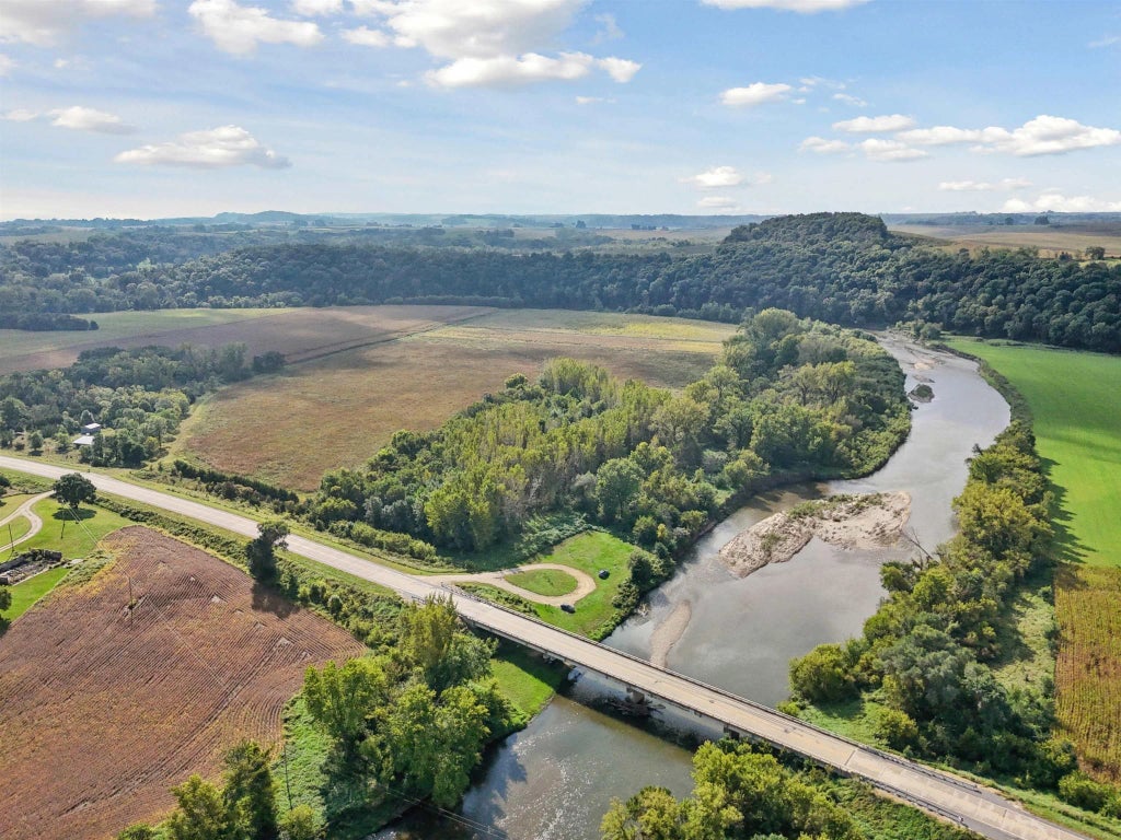 Great River Road, Clermont