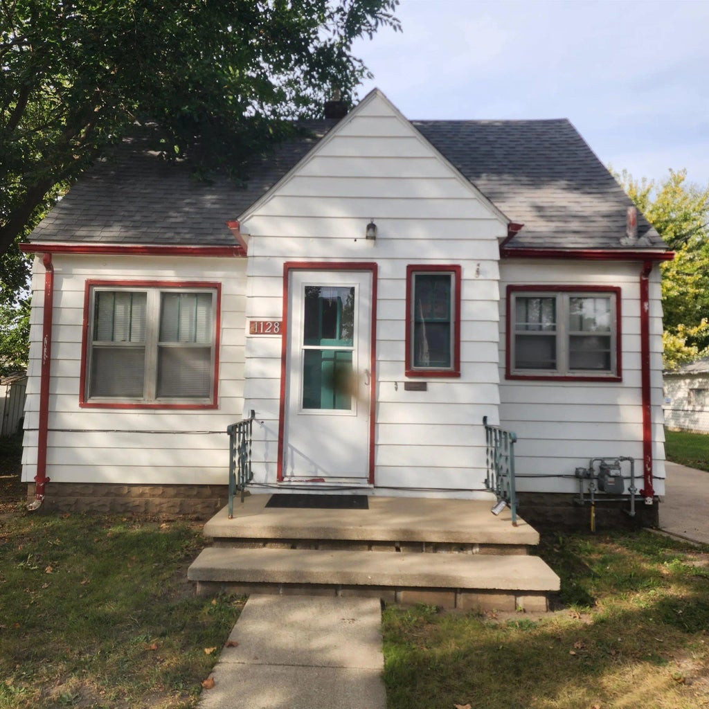 1128 Newton Street, Waterloo