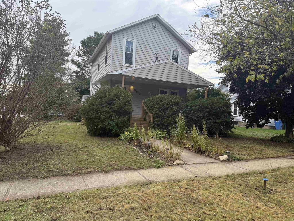 802 K Avenue, Grundy Center