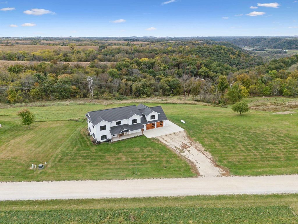 2183 Waterview Lane, Lansing