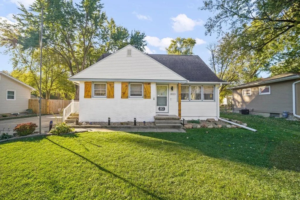 3023 Cottonwood Lane, Cedar Falls