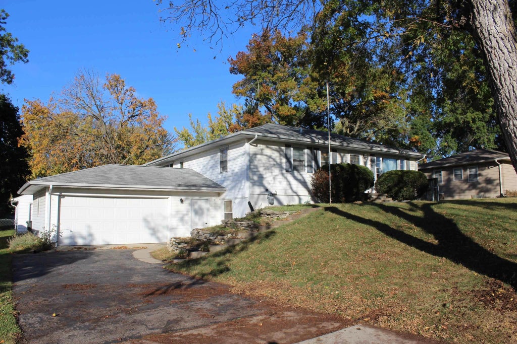 330 N Francis Street, Cedar Falls