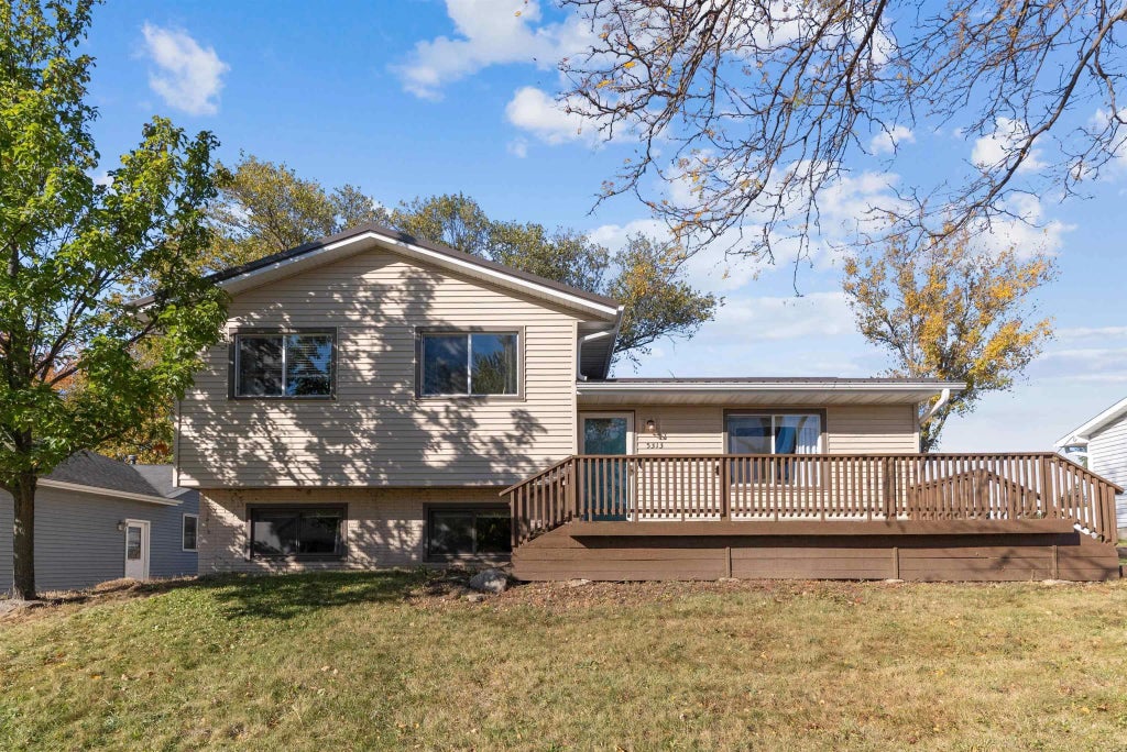 5313 Norse Drive, Cedar Falls