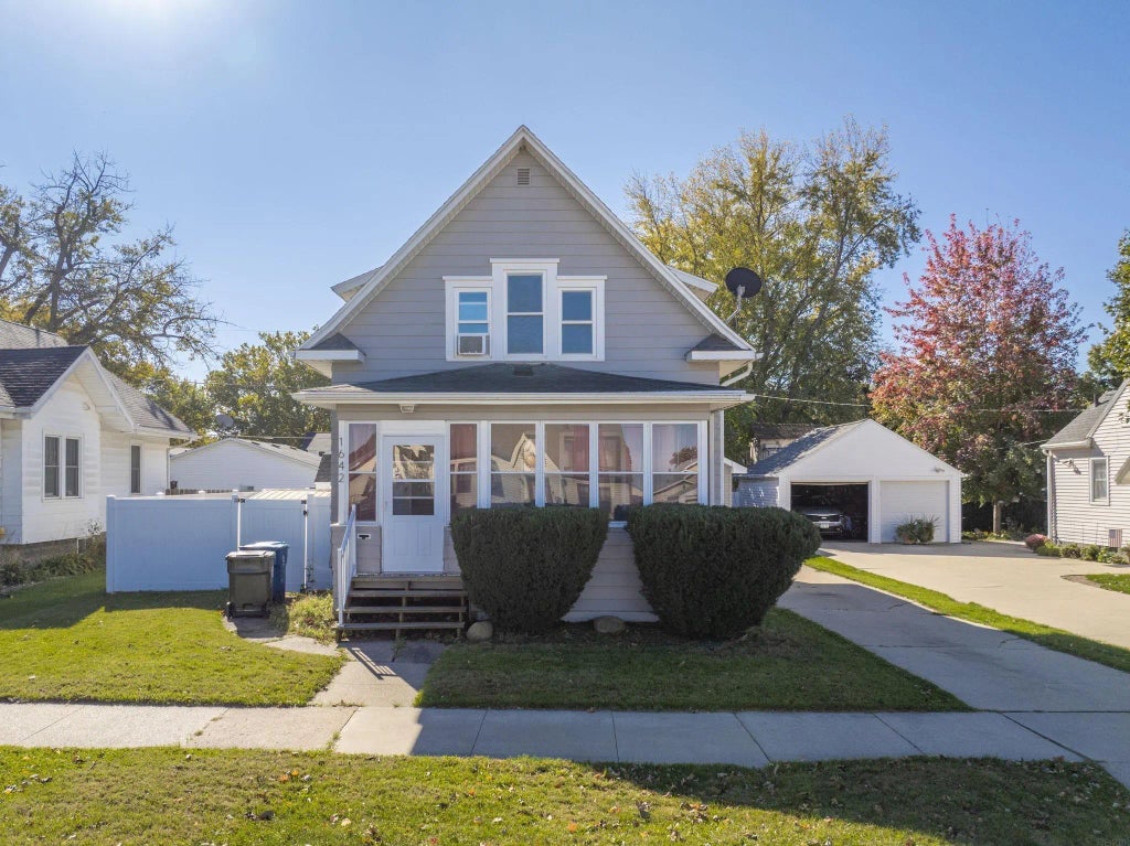 1642 Bertch Ave, Waterloo