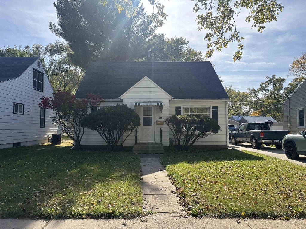 1110 E Mitchell Avenue, Waterloo