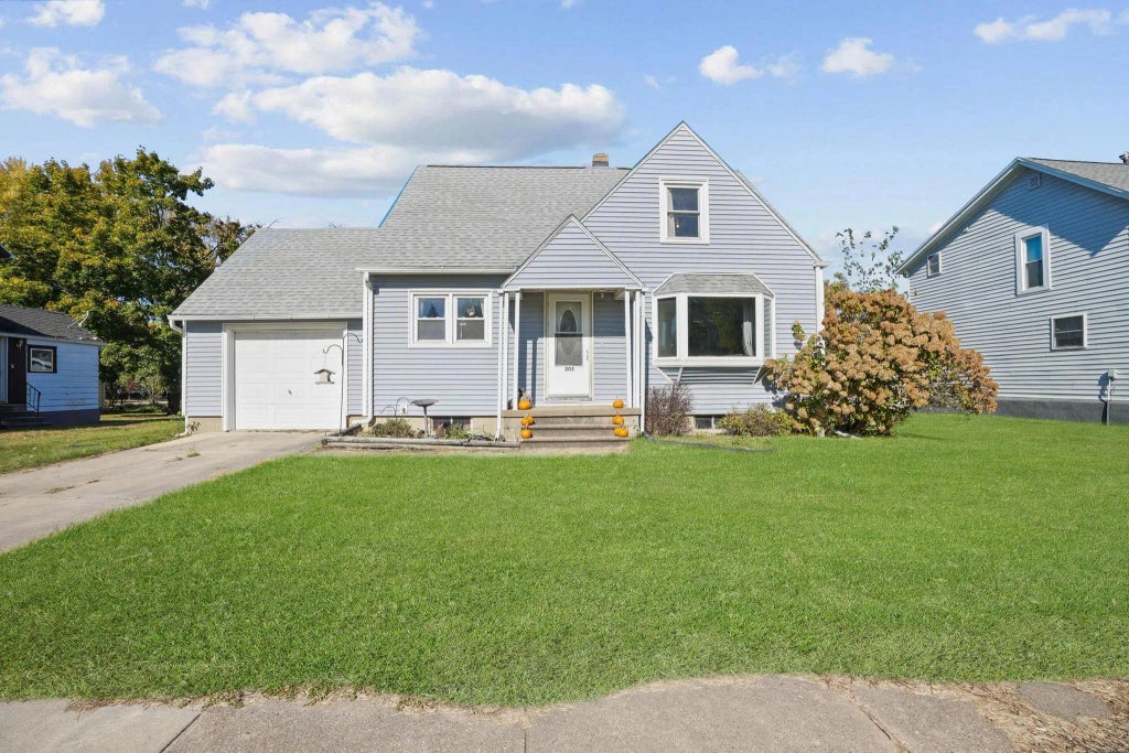 205 W Dunkerton Street, Dunkerton