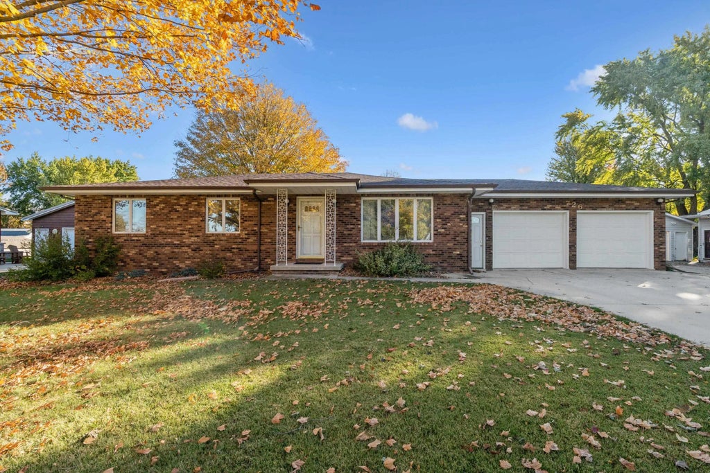 726 Malone Avenue, Readlyn