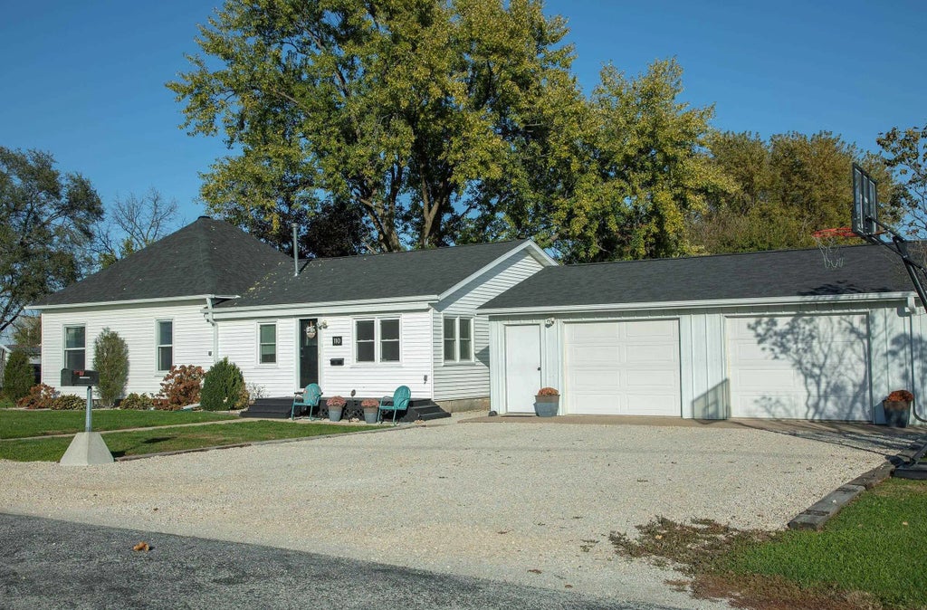 110 Railroad St, Plainfield