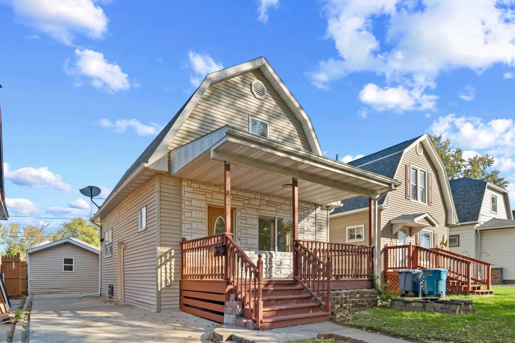 1115 Hawthorne Avenue, Waterloo