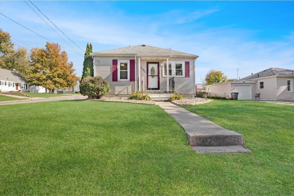 1201 Lyon Avenue, Waterloo