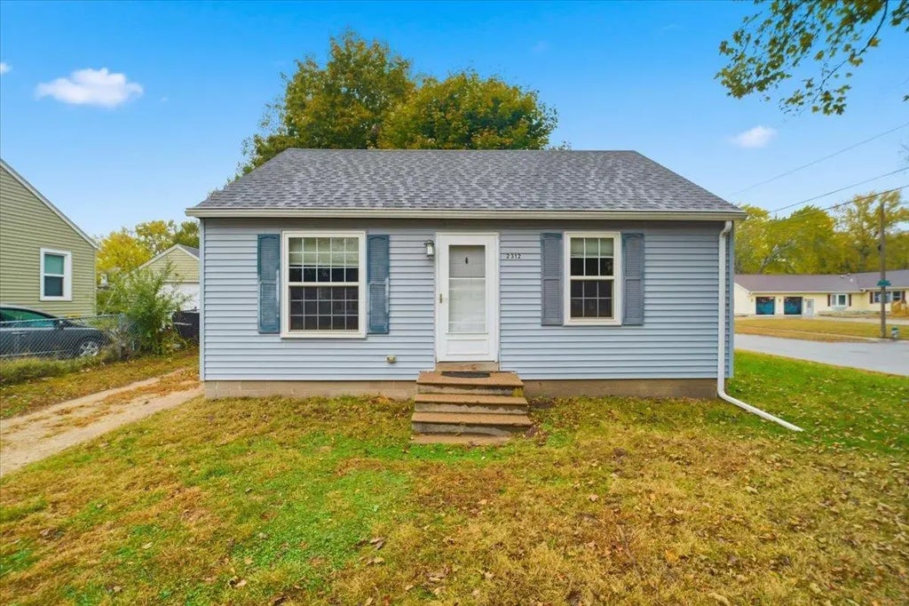 2312 Cypress Avenue, Cedar Falls
