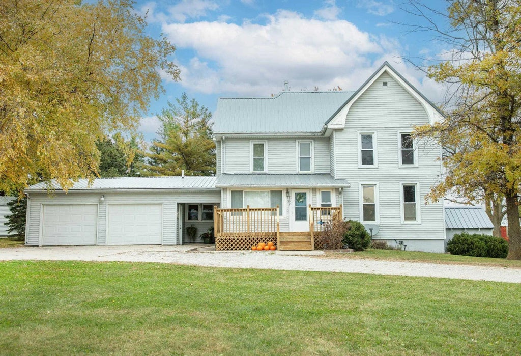 7207 E Tama Rd, LaPorte City