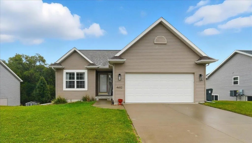 4652 Loren Drive, Cedar Falls