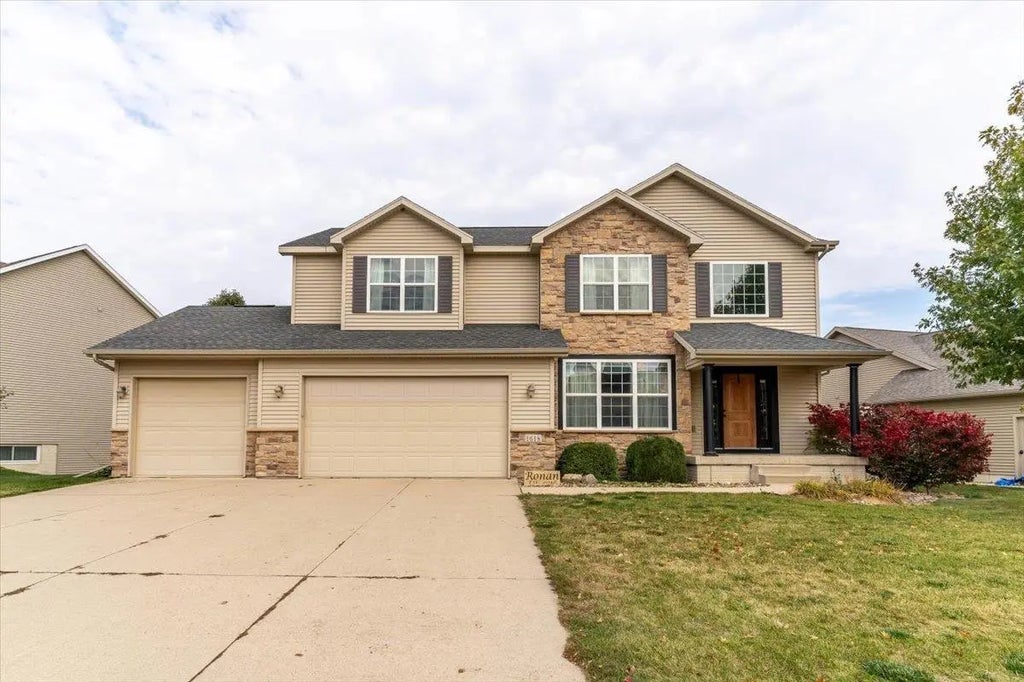 1618 Quail Ridge Rd Road, Cedar Falls
