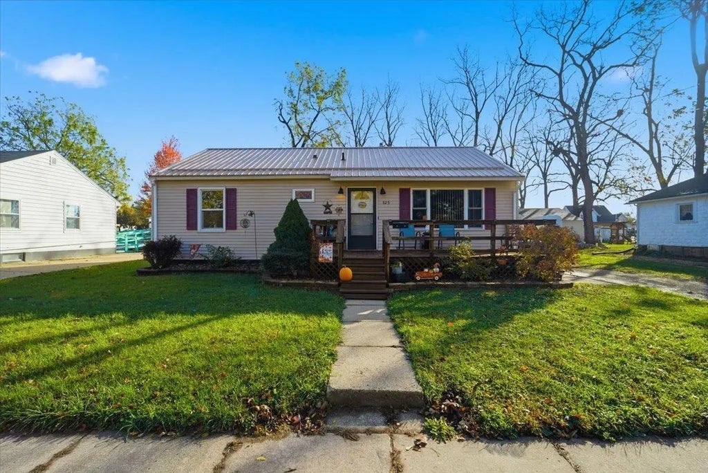 825 1st Ave Sw, Oelwein