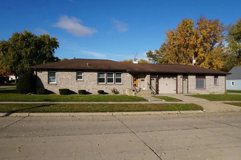 1009 S Johnson Street, Charles City