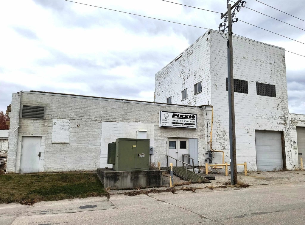 806 E Water Street 2, Decorah