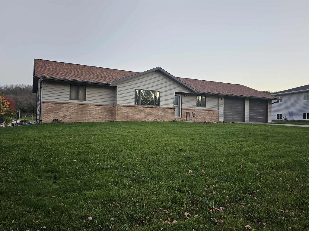 803 Clearview Drive, Decorah