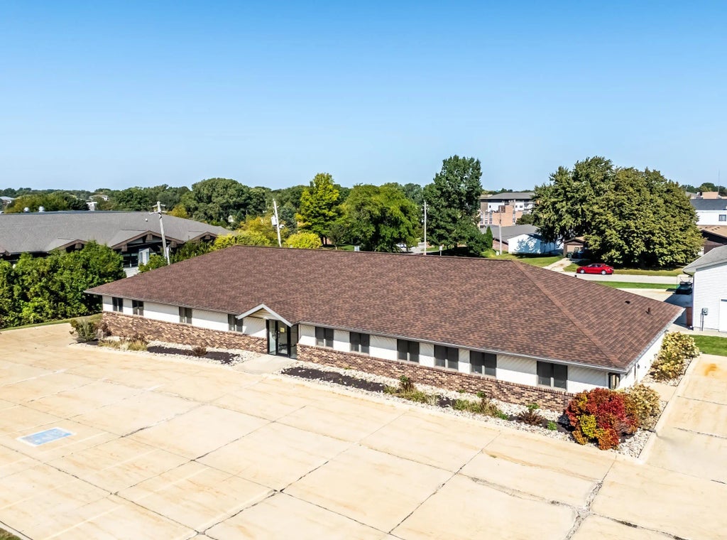 3840 W 9th Street, Waterloo