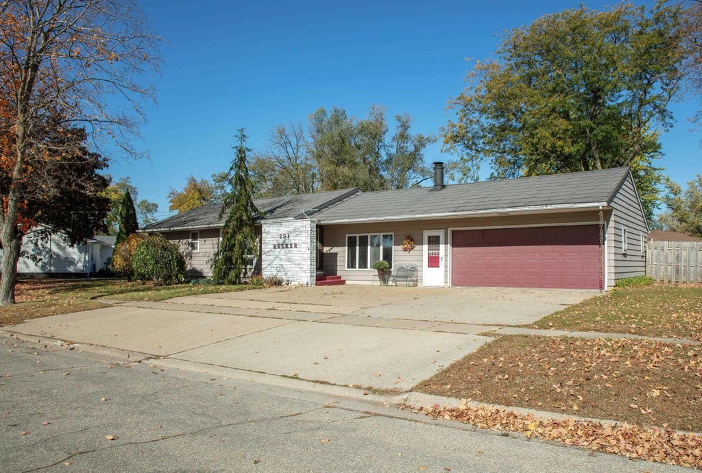 251 Leonard Avenue, Evansdale