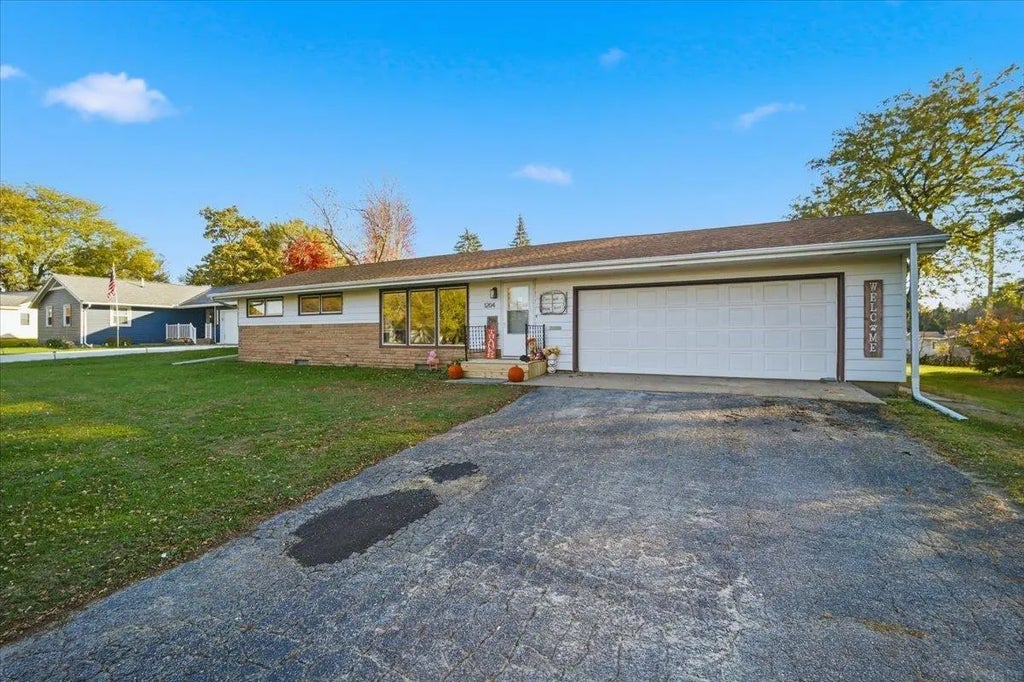 1204 1st St Ne, Oelwein